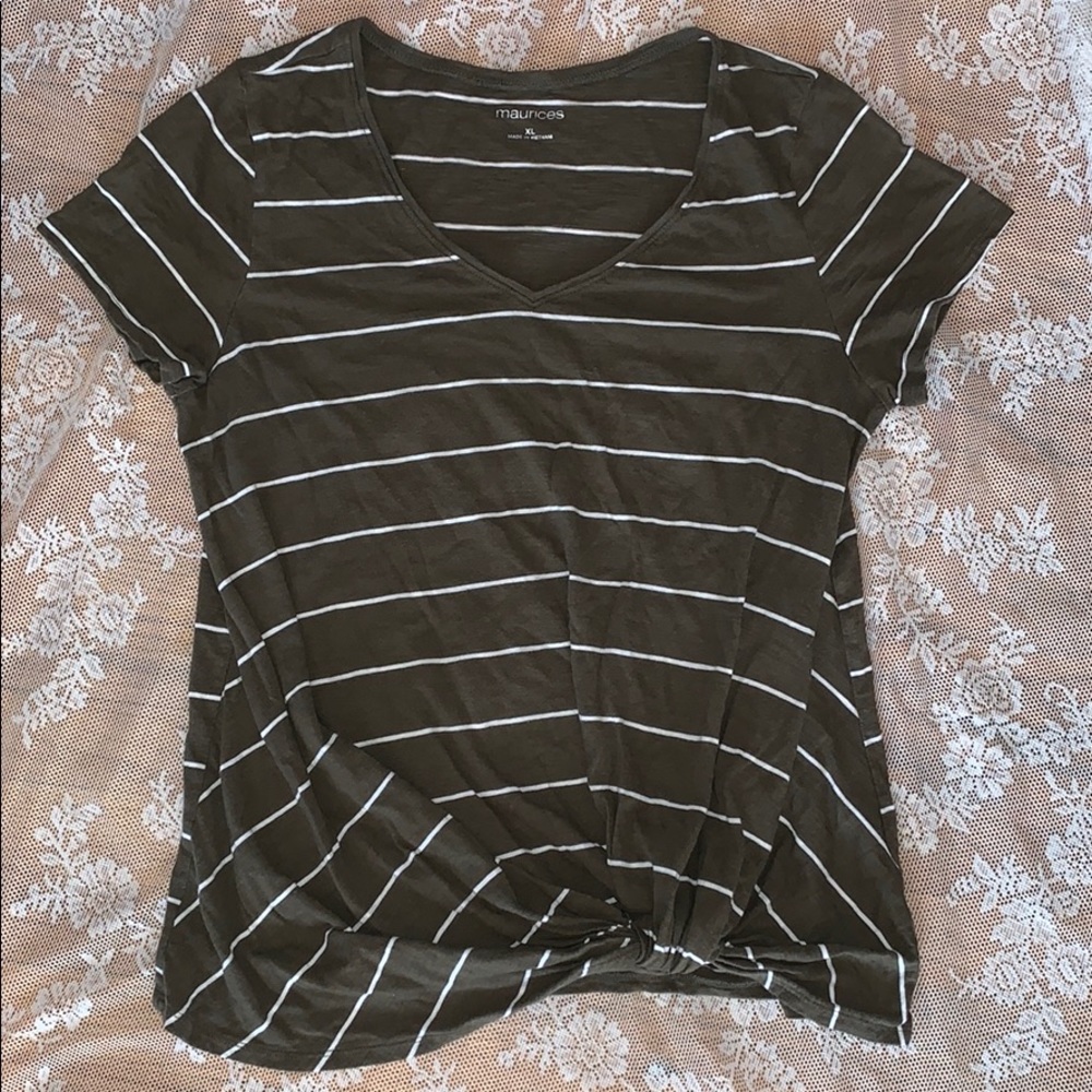 👚Maurice’s striped tee👚